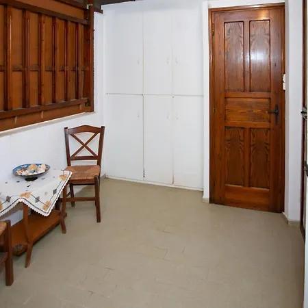 Studio Maira Seafront In To The Blue * Apollon (Naxos)